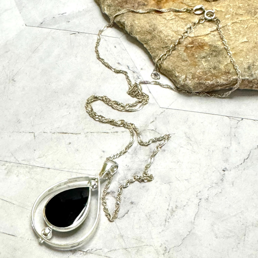 Vintage Sterling Silver Black Onyx Necklace 925 Spin Moving Teardrop Pendant